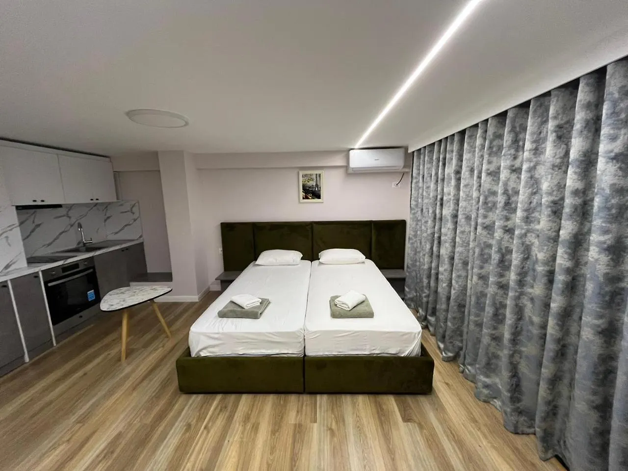 Estel Home Tirana 0*,  Albania