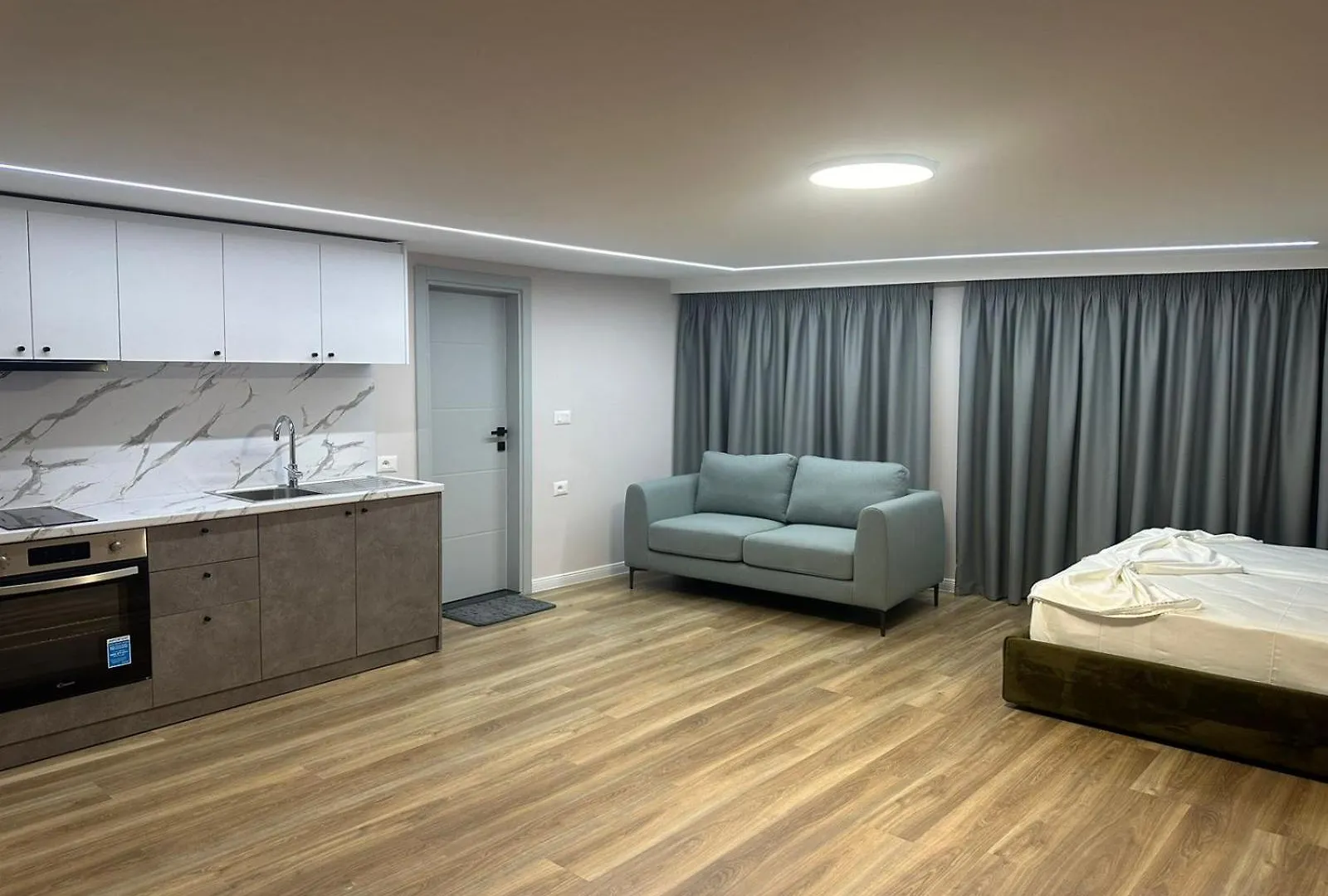 Estel Home Tirana 0*,